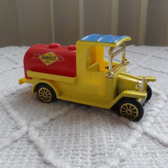 ANTIQUE Die Cast CLASSIC SERVICE TRUCKS ~ Set of 4 ~ Reader’s Digest - Picture 8 of 9